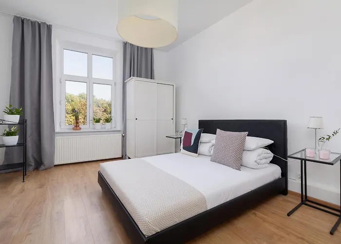 1-Bedroom - Długa 65 Street